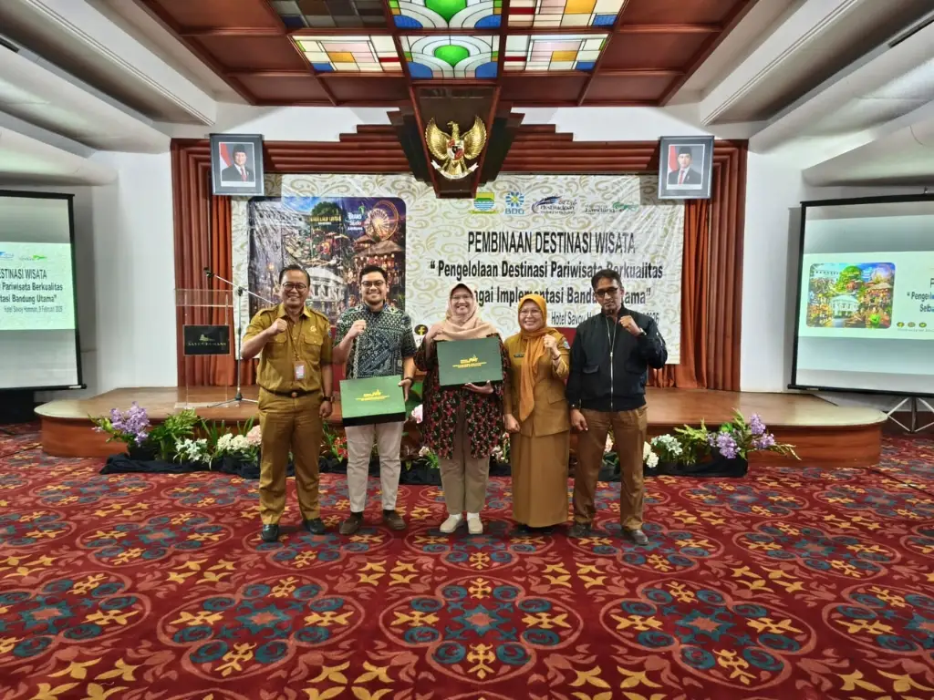 Pengembangan Destinasi Pariwisata: Manajemen Pariwisata Berkualitas Tinggi untuk Bandung Utama